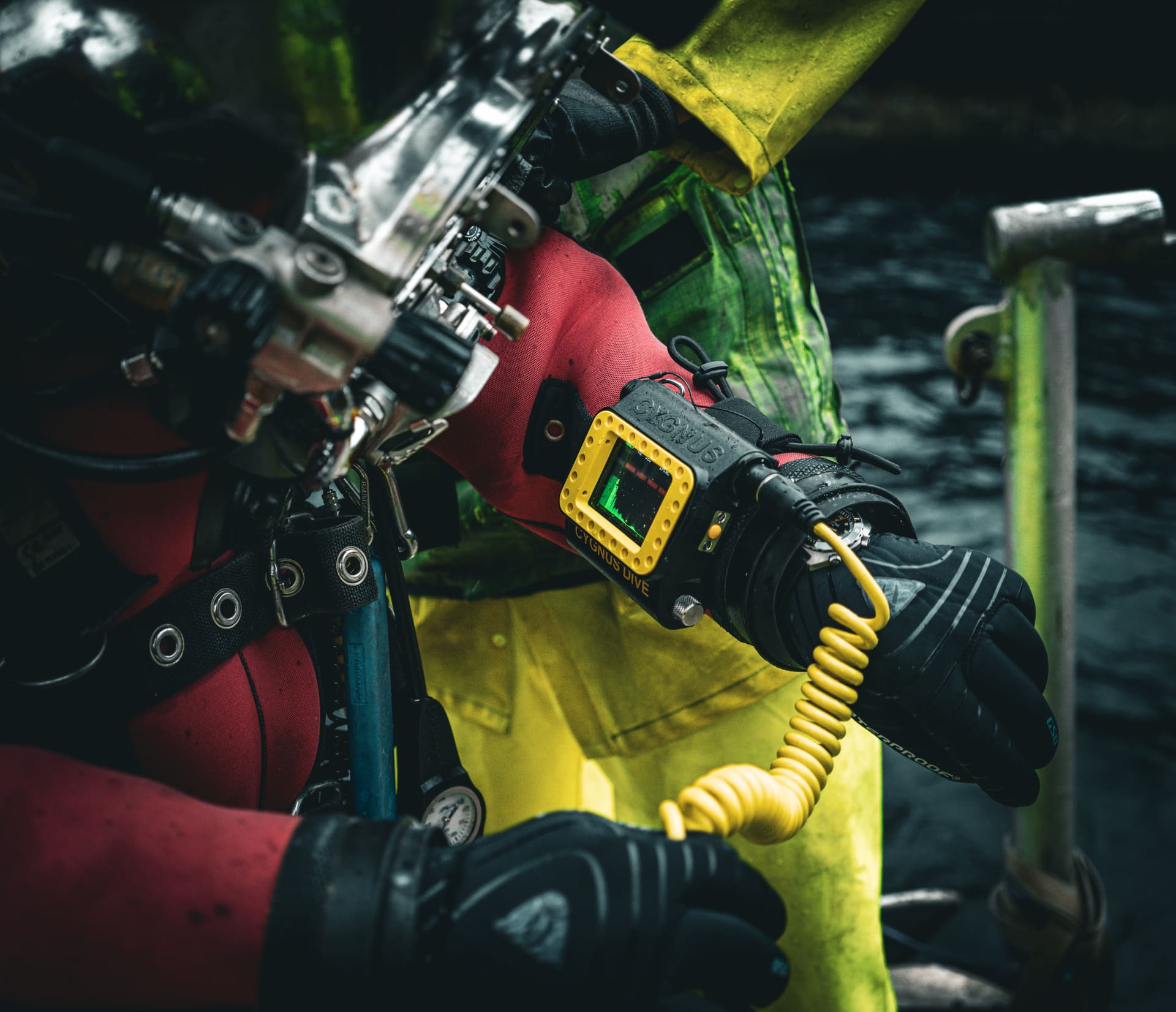 Aquastar Benthos worn by a working diver