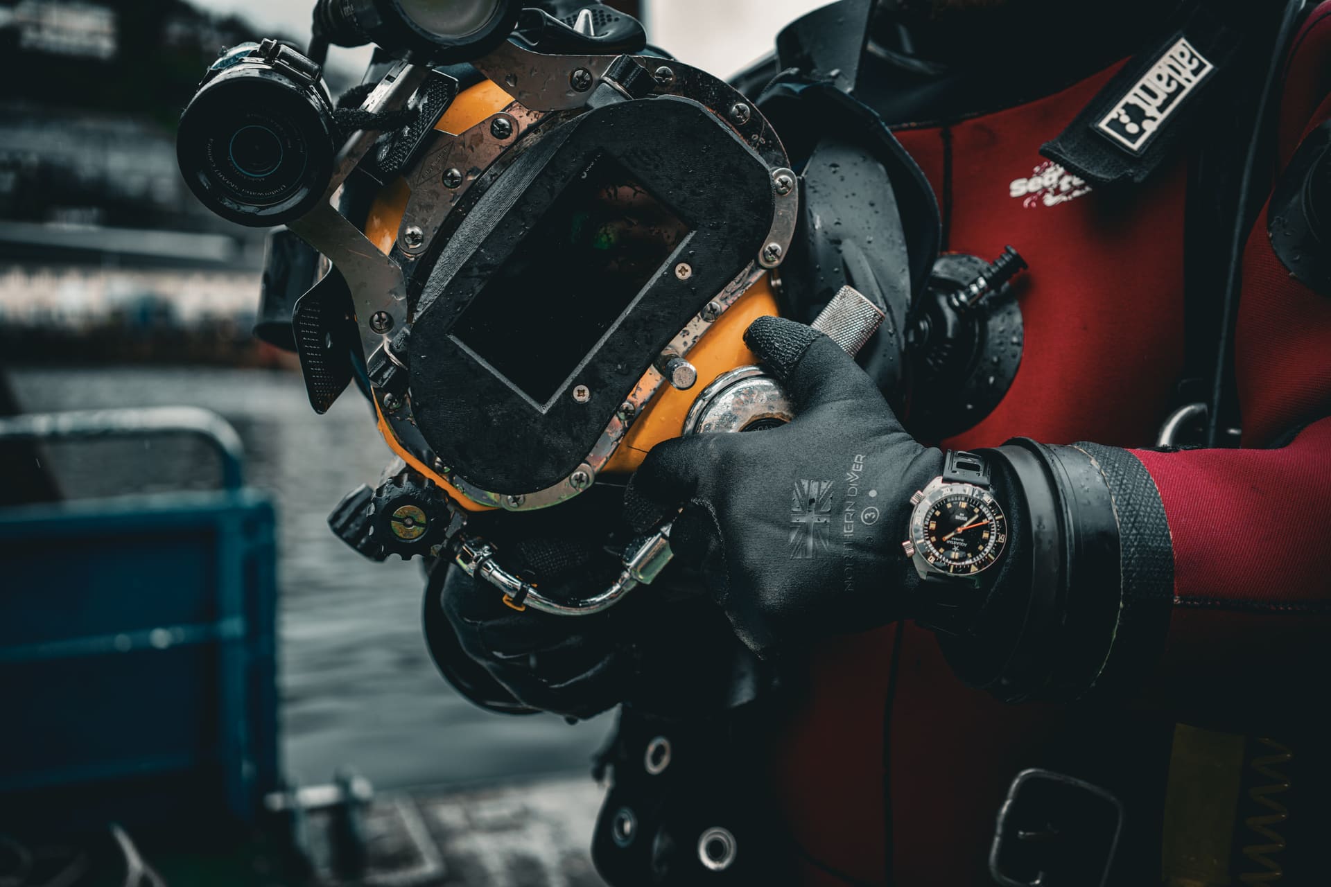 Aquastar Benthos Professional, worn by a working diver