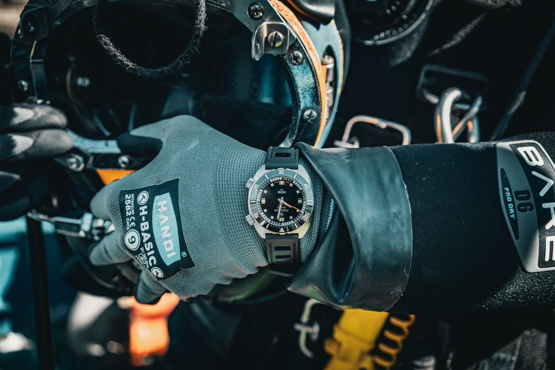 Aquastar Benthos Professional, worn by a working diver