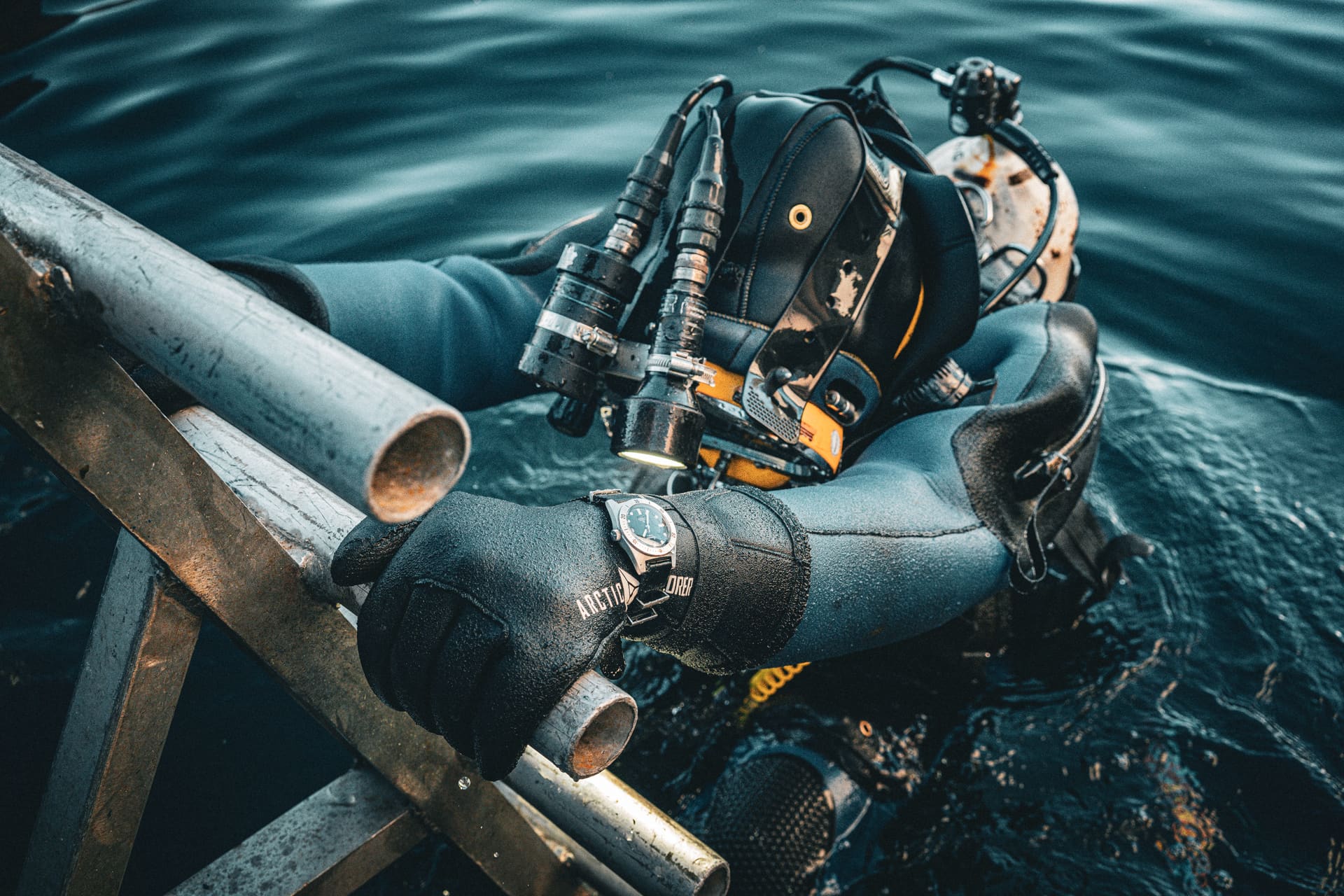 Aquastar Benthos Heritage II, worn by a working diver