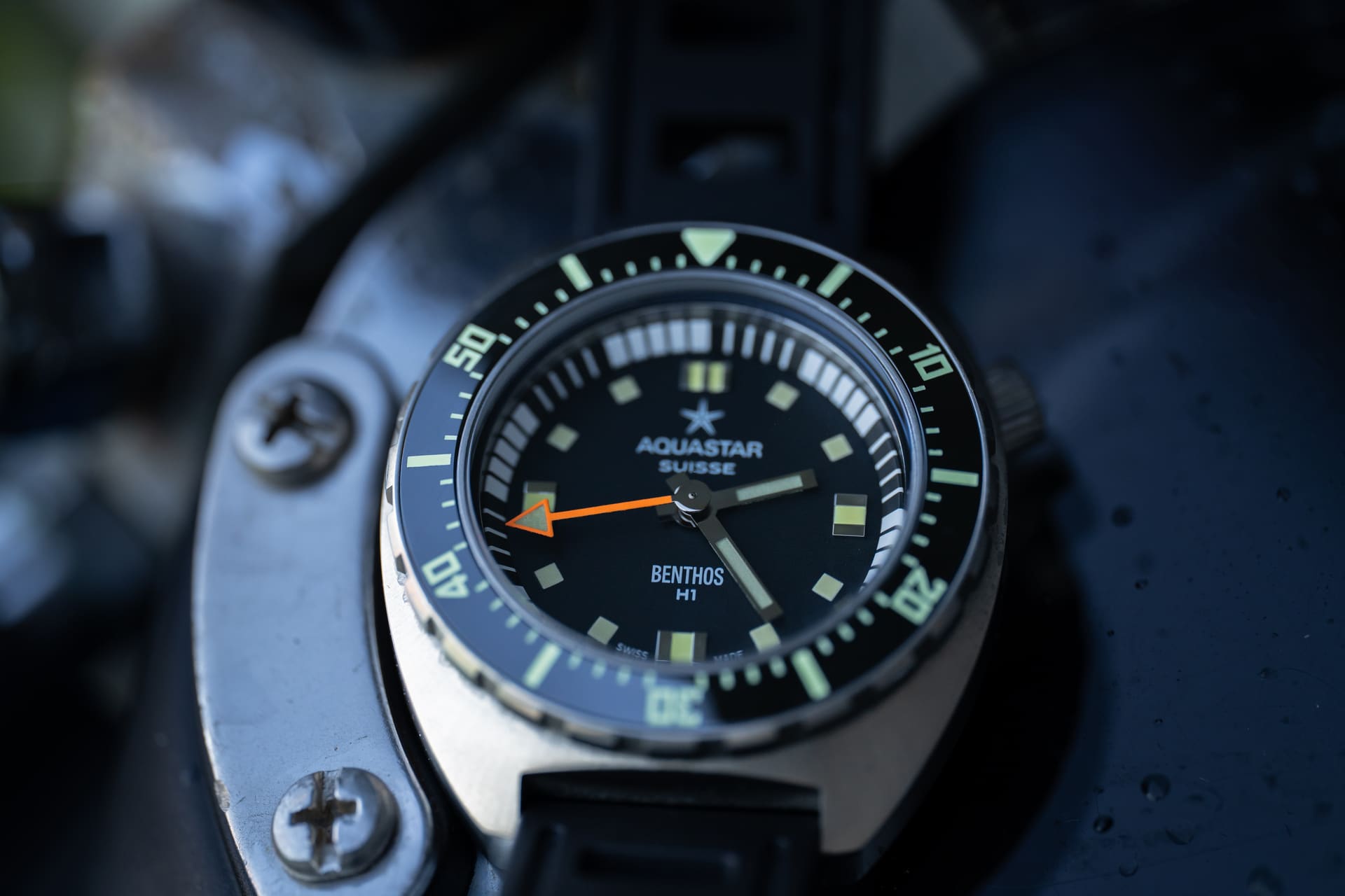 Aquastar Benthos H1, worn by a working diver