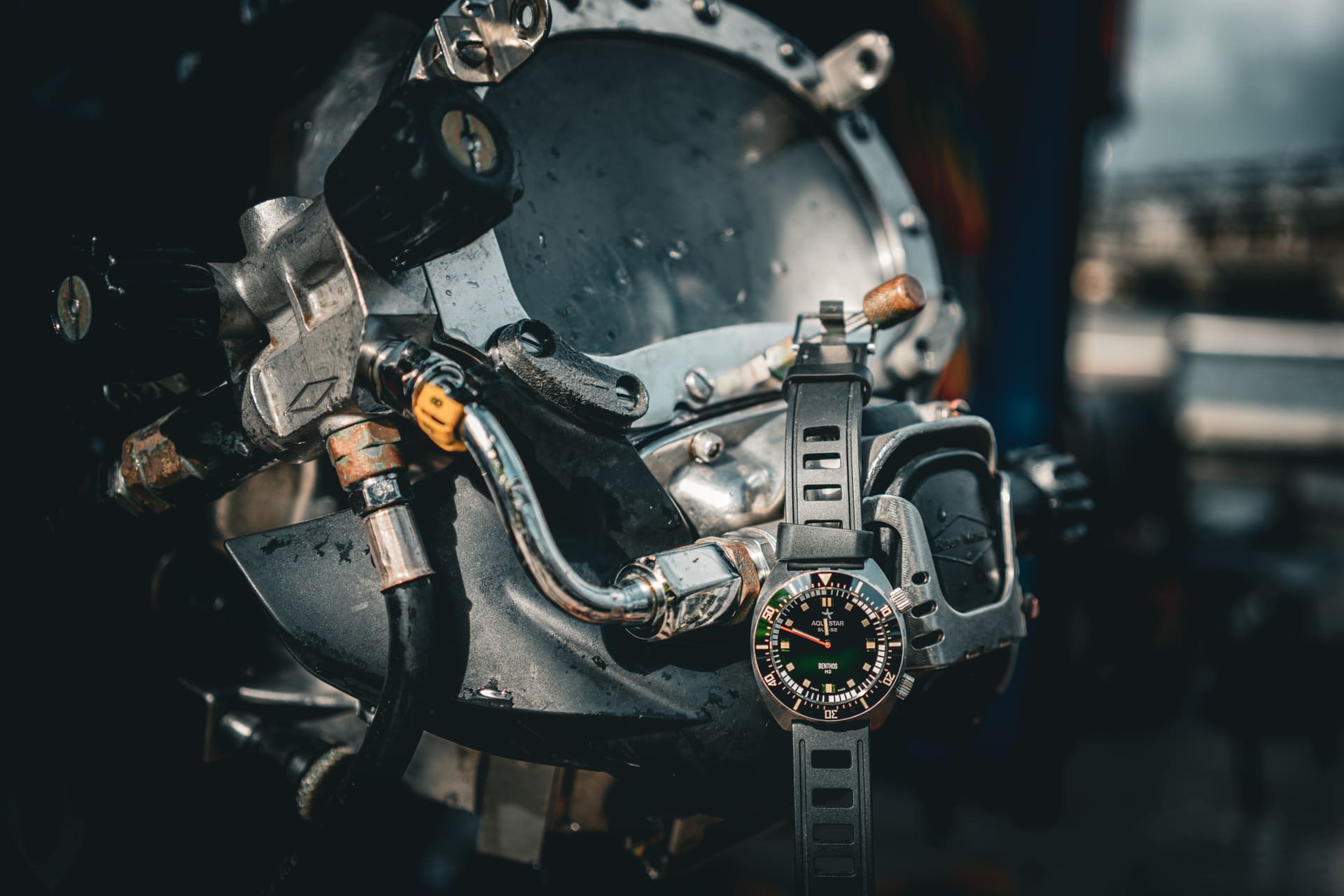 Aquastar Benthos Professional, worn by a working diver