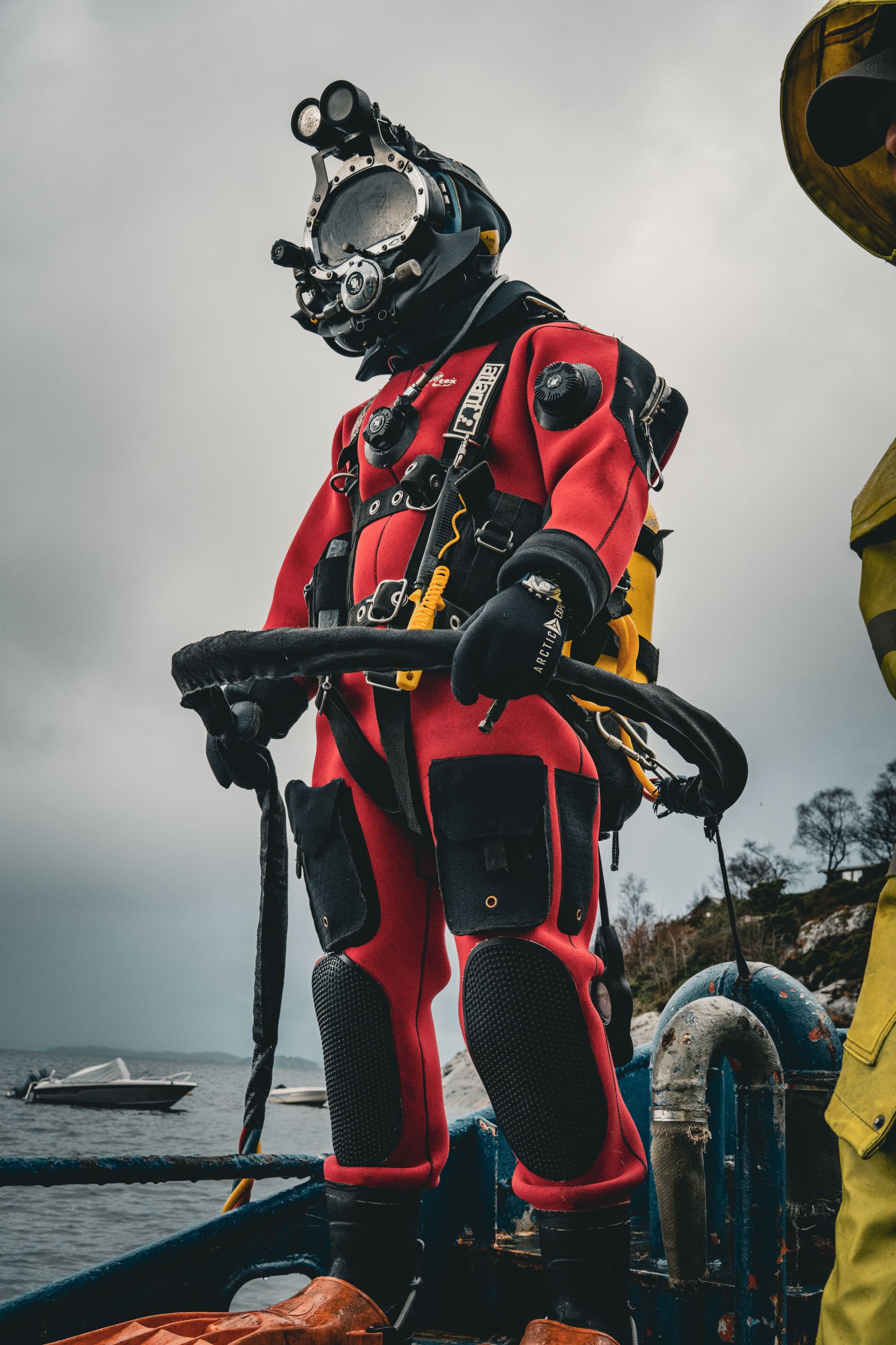 Aquastar Benthos, worn by a working diver