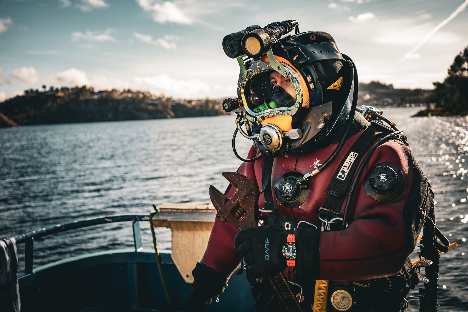 Aquastar Benthos Professional, worn by a working diver