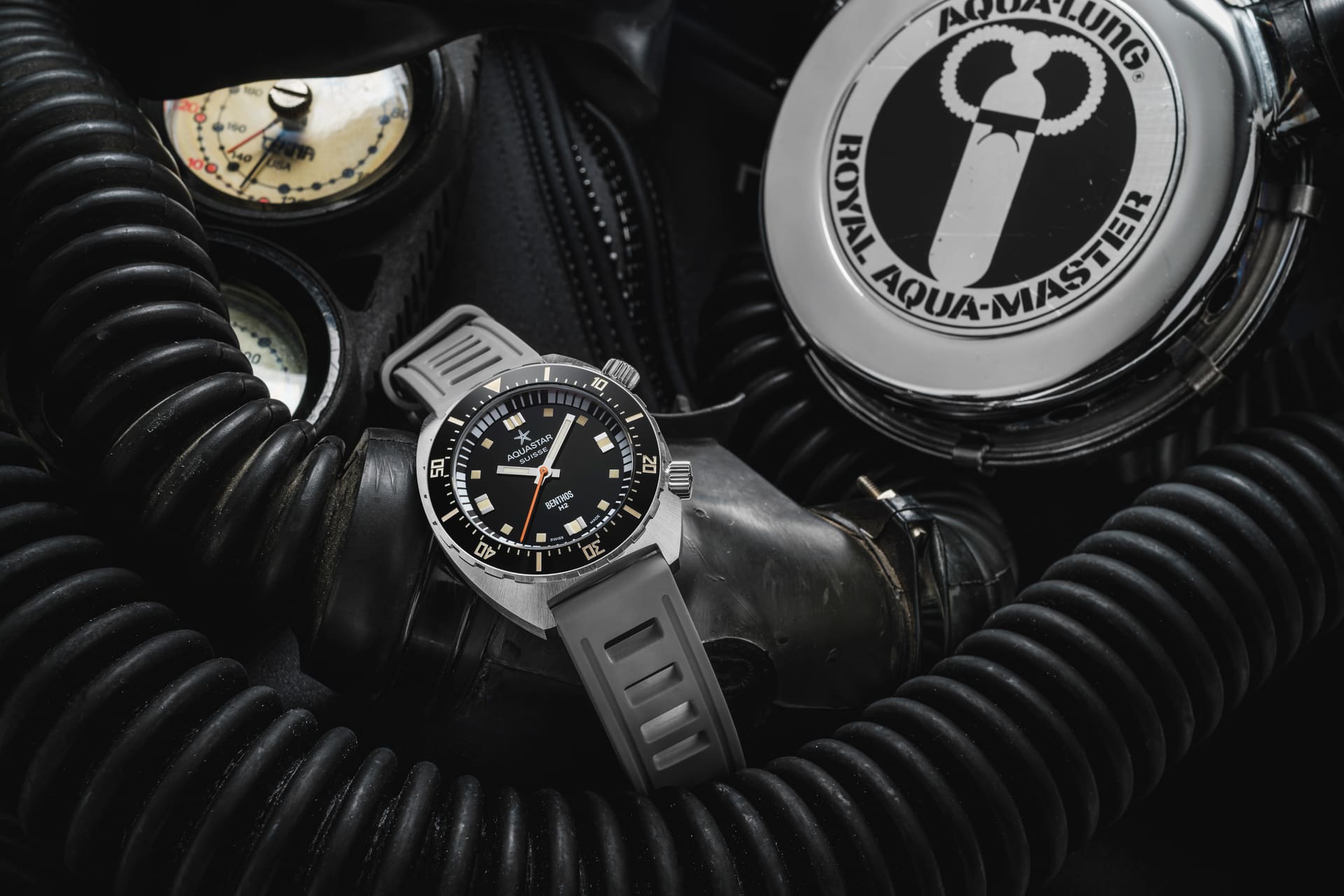 Aquastar Benthos Heritage II, studio photograph 14 of 27