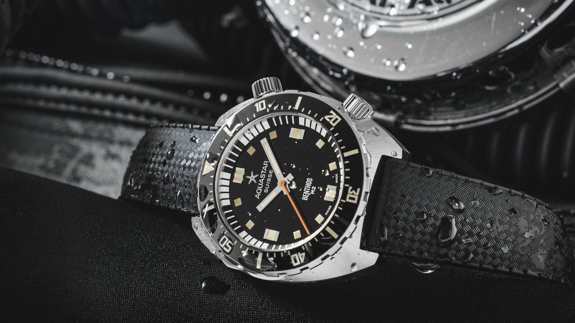 Aquastar Benthos H2 with vintage Royal Aqua-Master regulator